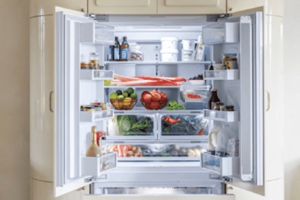 Lorsque le réfrigérateur est le highlight de la cuisine